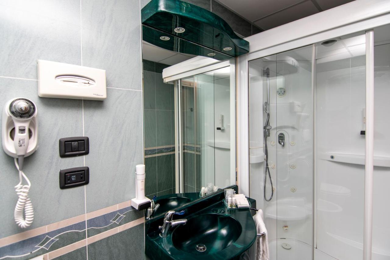 Blu Hotel - Sure Hotel Collection By Best Western Collegno Esterno foto