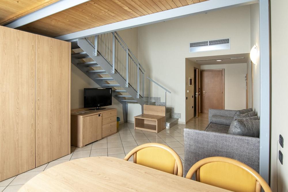 Blu Hotel - Sure Hotel Collection By Best Western Collegno Esterno foto