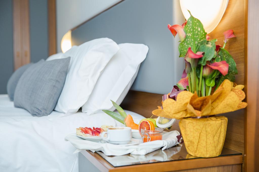 Blu Hotel - Sure Hotel Collection By Best Western Collegno Esterno foto