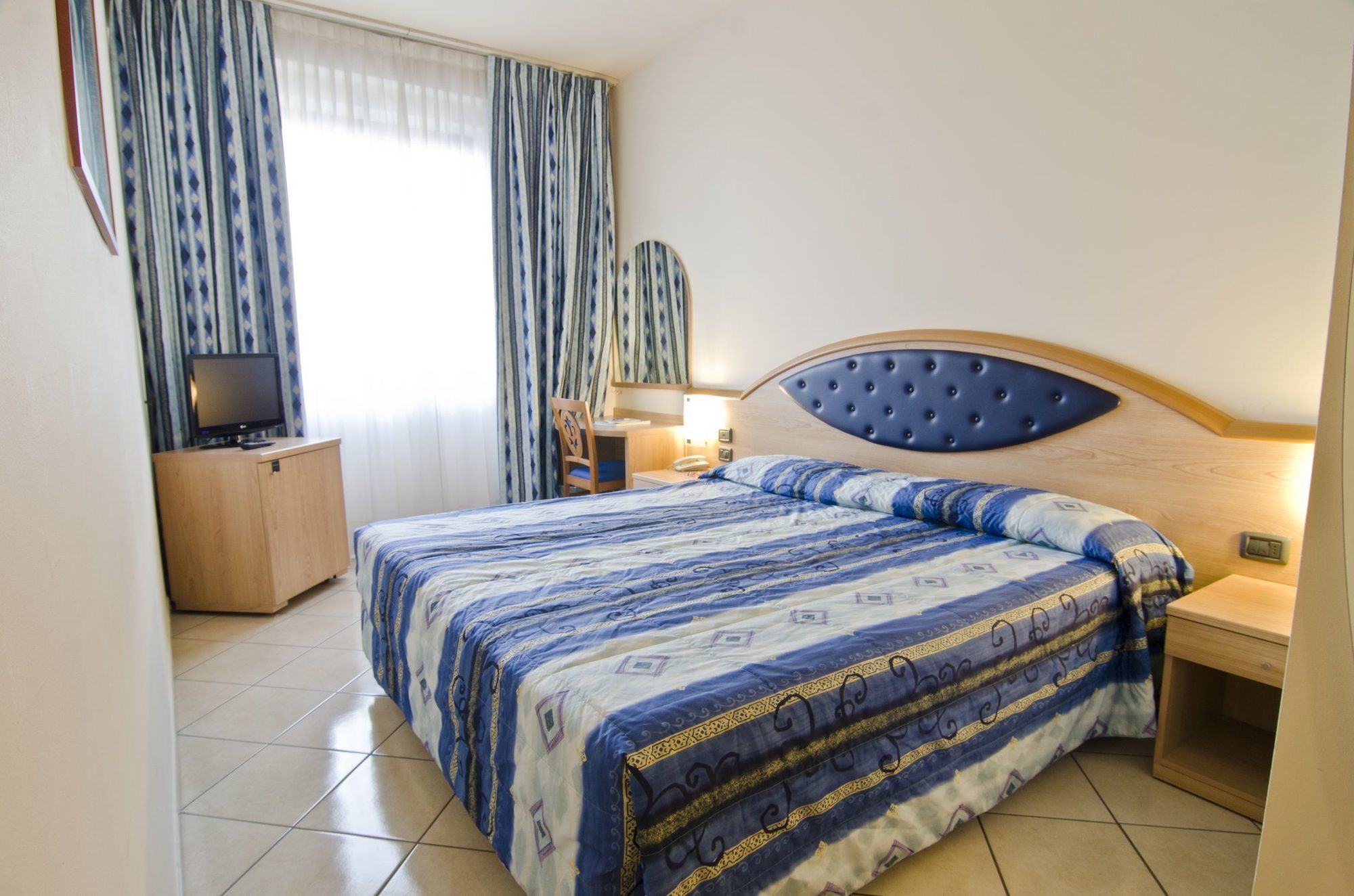 Blu Hotel - Sure Hotel Collection By Best Western Collegno Esterno foto