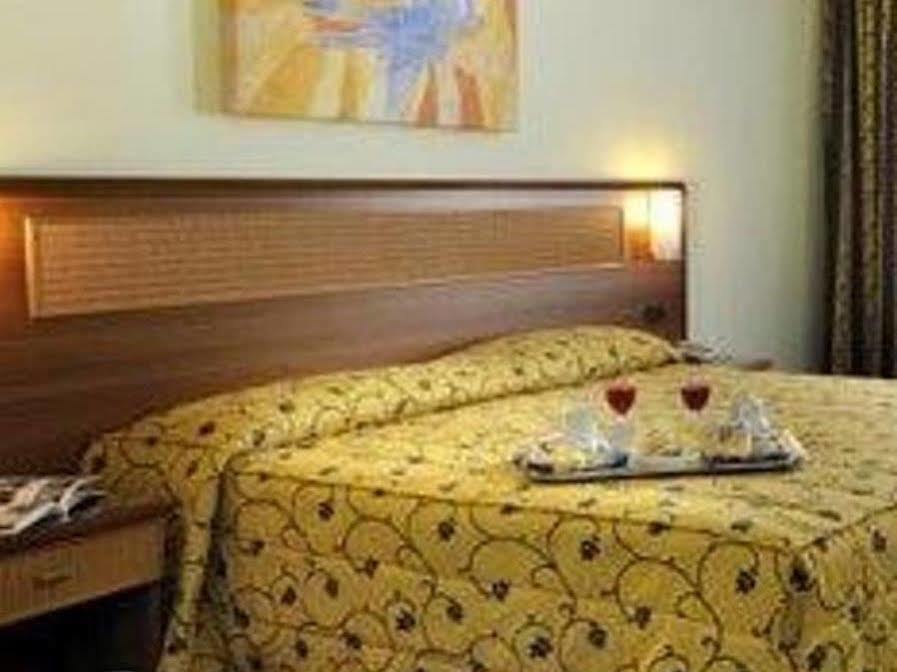 Blu Hotel - Sure Hotel Collection By Best Western Collegno Esterno foto