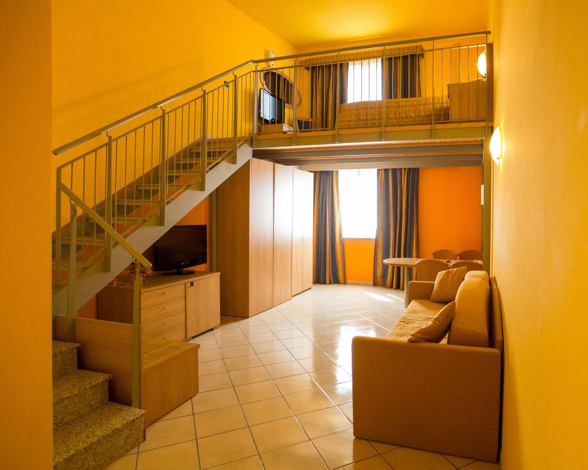 Blu Hotel - Sure Hotel Collection By Best Western Collegno Esterno foto